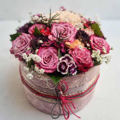 FlorBox - szezonális vegyes virágokból - közepes, rózsaszín/fehér (043)